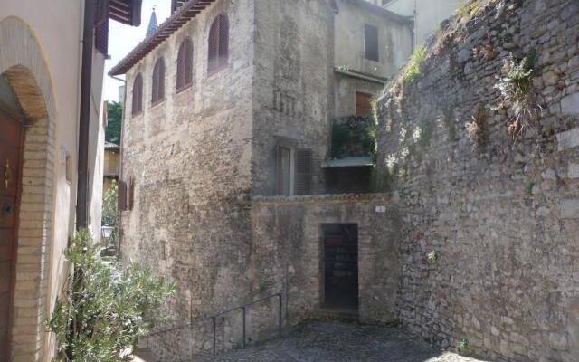 Отель Domus Eroli Сполето вид на фасад