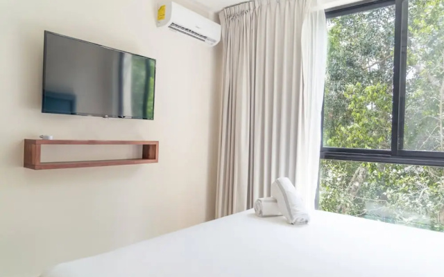 Stunning 2BR Condo Breathtaking Sky Bar Rooftop Pool Gym