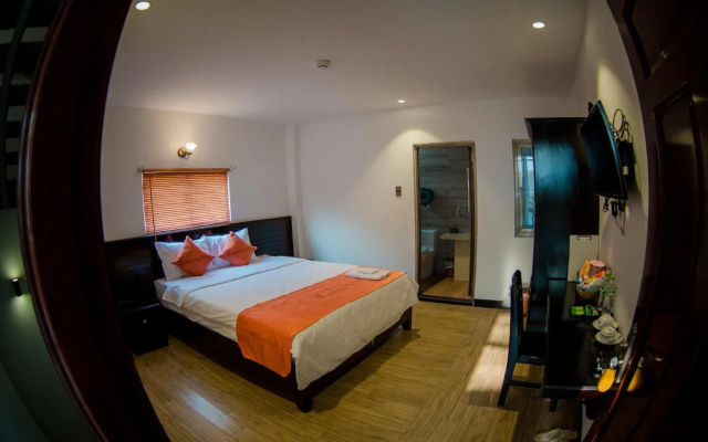 Laverne Hotel