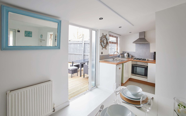 Host Stay Aurora Shore
