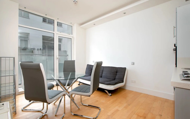 Holloway Road Apartments (Peymans)
