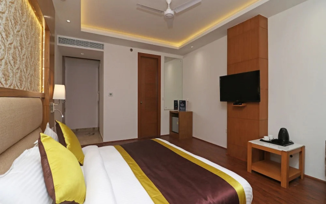 Capital O 10824 Hotel Star Suites