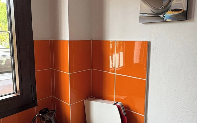 1 Bed-sleeps 2-gardens-pool-10 Min To Beach