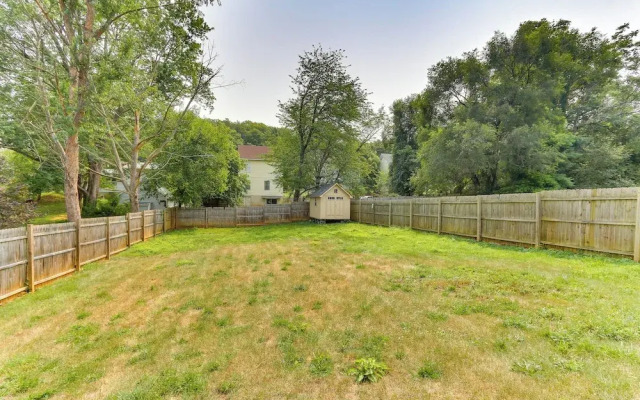 Chic Front Royal Retreat Near Shenandoah River!