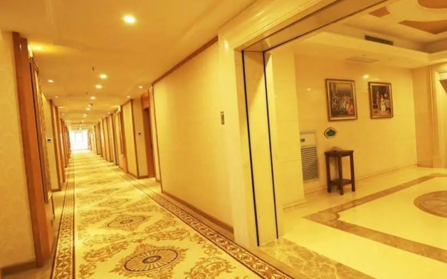 Vienna Hotel (Shenzhen Guanlan Guohuyuan Branch)