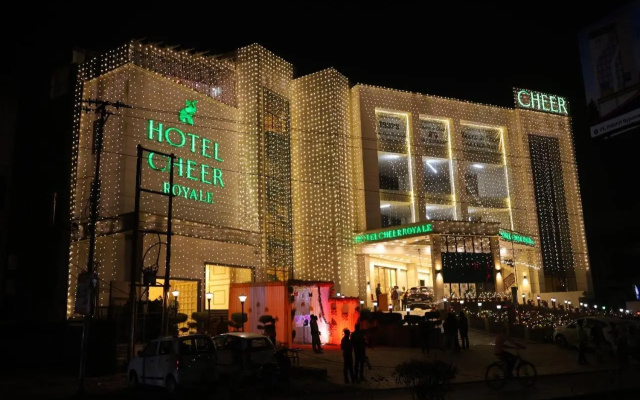 Hotel Cheer Royale