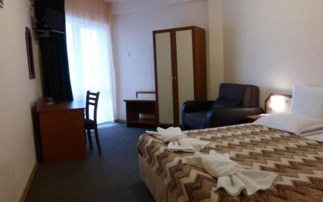 Aura Family Hotel