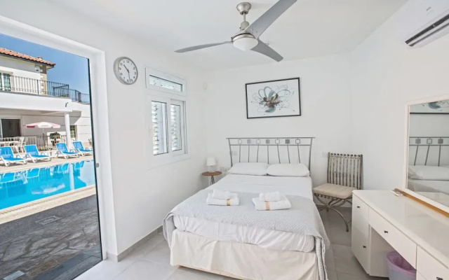 Papas Family Villa With Private Pool Wheelchair Accessible
