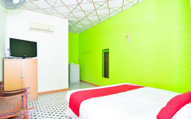 OYO 499 Pattaraporn Hotel
