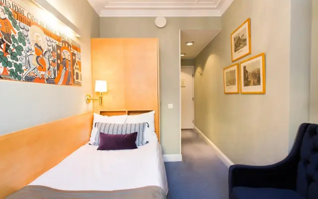 Lady Hamilton Hotel