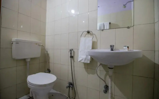 Oyo 23610 Hotel Karani Darshan