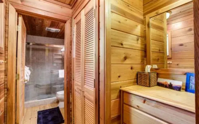 RedAwning Cabin #41A Cedar Chalet