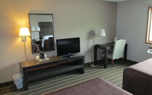 Woodfield Inn and Suites