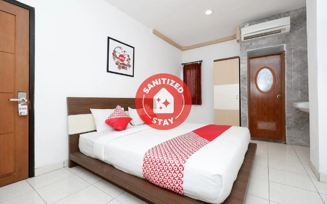OYO 1251 Residence 8