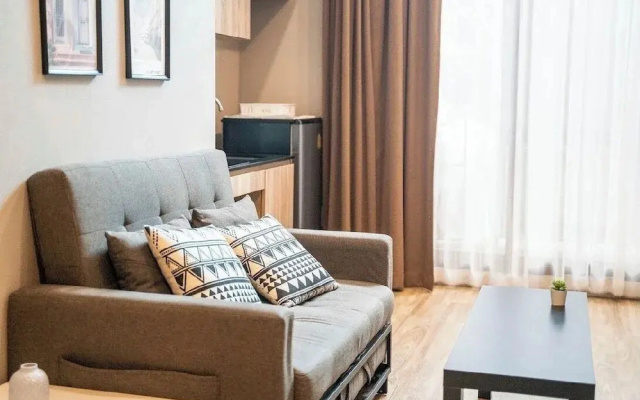 Blossom Condo Sathon-Charoenrat