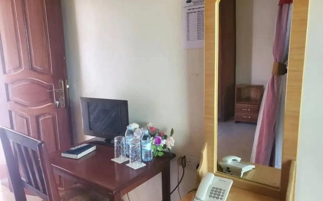 Uhuru 50 hotel kasese