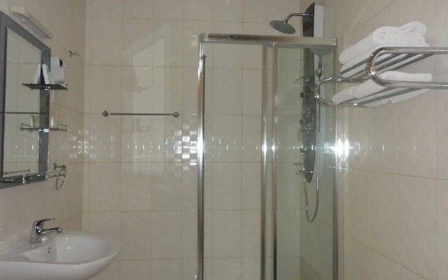 Hotel Karisimbi