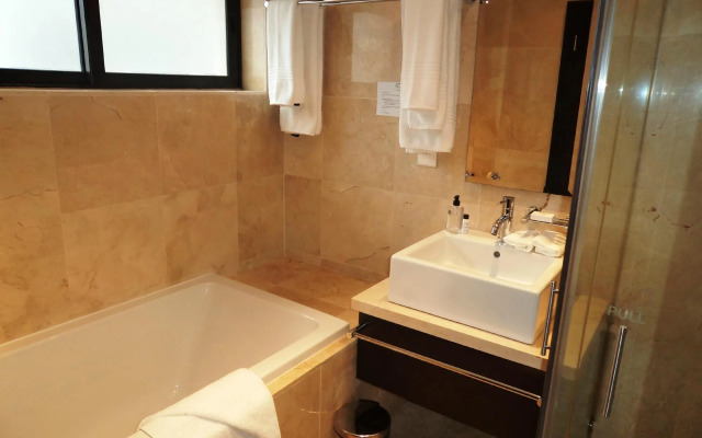 Urban Chic Boutique Hotel & Cafe