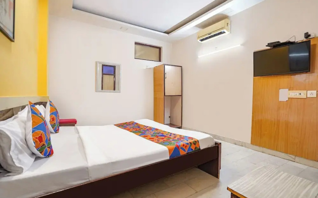 Fabhotel Richa Palace