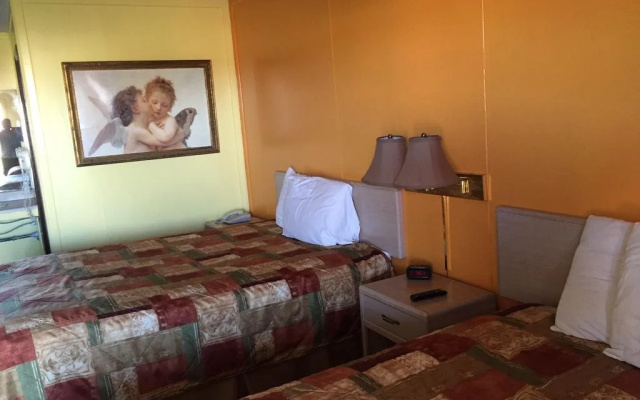 Country Club Inn