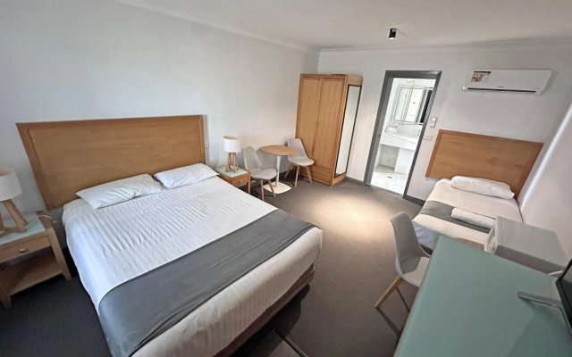 Spa Village Motel