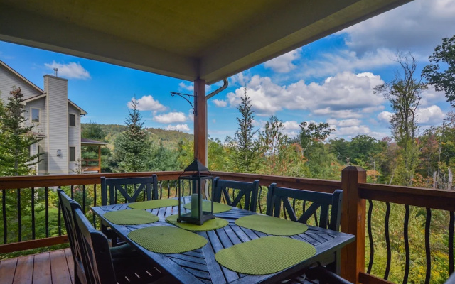 Breathe Easy 5 Bedroom Townhome