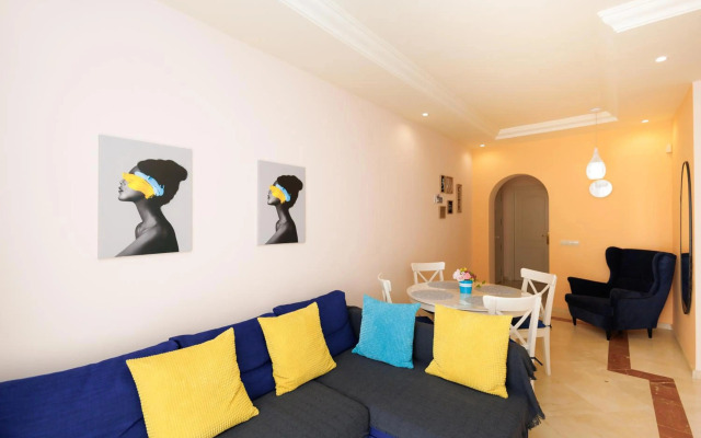 Two-room apartment in Elviria NEAR THE BEACH with parking