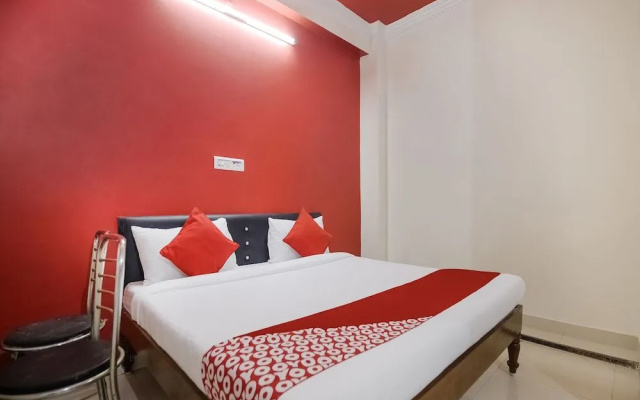 OYO 46533 Ravi Palace