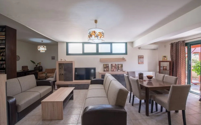 Ioanna's Residence