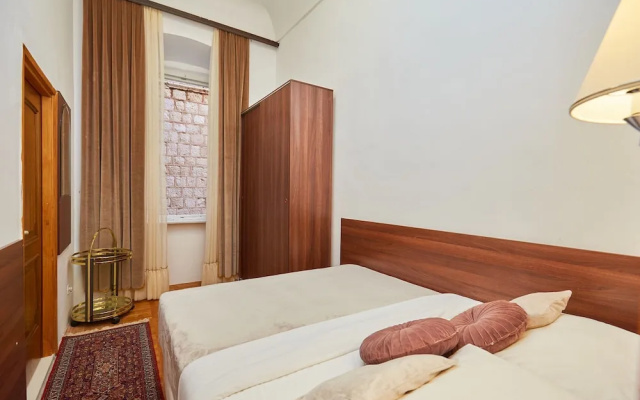 Apartment Misir