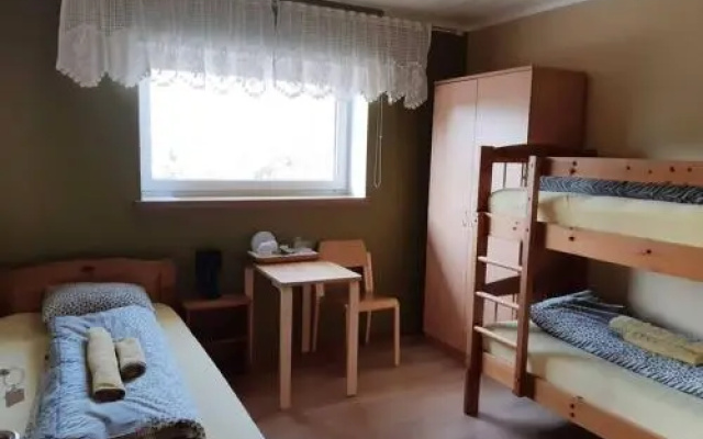 Tristvere Guesthouse-Cafe