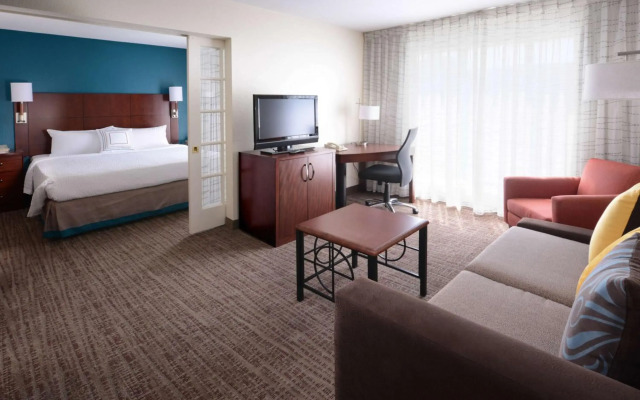 Sonesta ES Suites Dallas Market Center