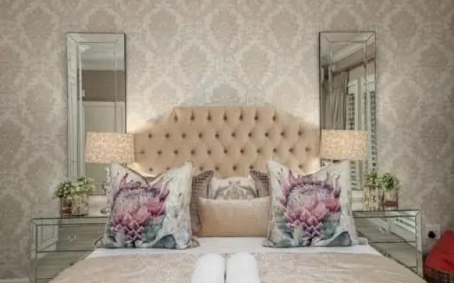 37A at Alexandra Avenue, Self Catering Executive Apartment