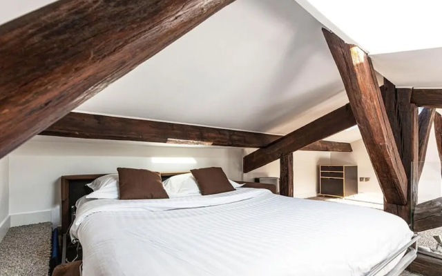 Veeve - The Secret Loft in Madeleine