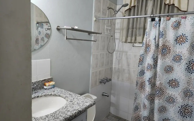 Gated Studio By The Pavillian Mall Near US Embassy Liguanea Kingston