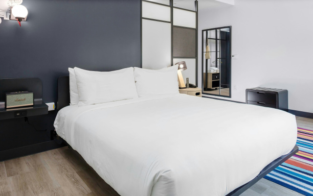 Aloft Orlando Lake Buena Vista