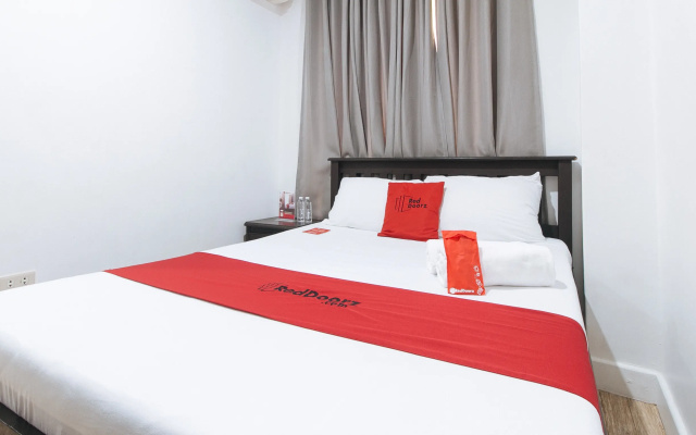 RedDoorz Plus @ Better Living Paranaque