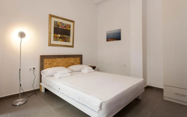 Spacious 4BR House Near Acropolis Roof Garden 12 Guests