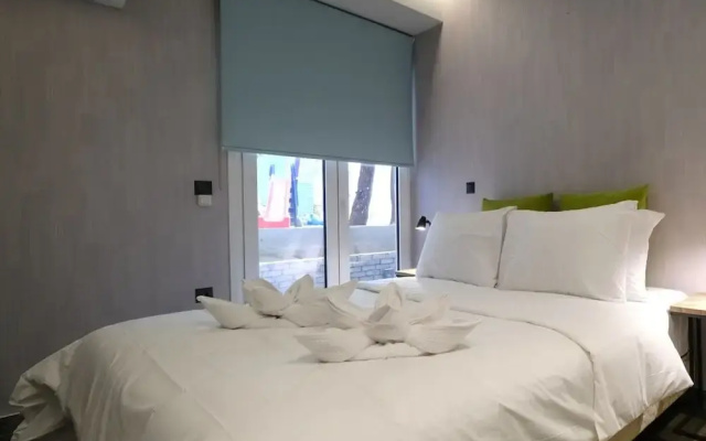 Convenient homm Flat, centre of Glyfada, Metaxa st