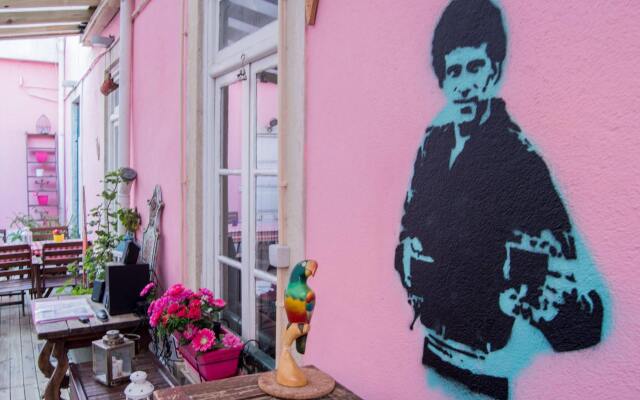 Отель Alfama Patio Hostel Португалия, Лиссабон - отзывы, цены и фото номеров - забронировать отель Alfama Patio Hostel онлайн вид на фасад