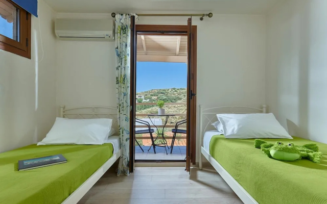 Spacious Villa With Private Jacuzzi Shared Pool and Amazing View RU