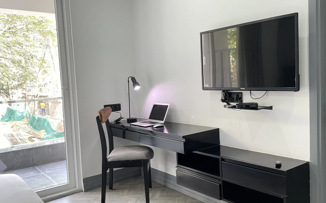 Bedchambers Service Apartment Near Golfcourse Road