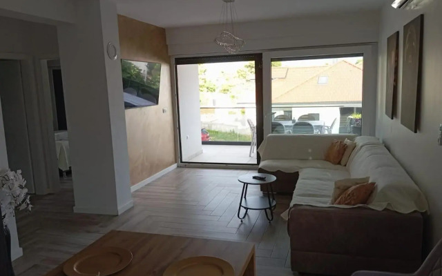 Villa S