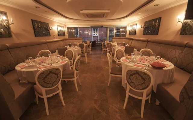 Saros Hotel