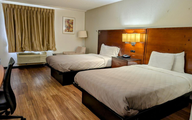Travelodge by Wyndham Forsyth