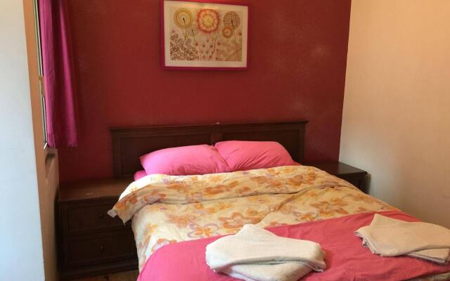 Innjoy Hostel - Adults Only вид на фасад