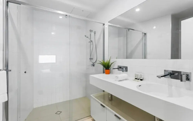 Spacious and Superb 3-bed Apartment