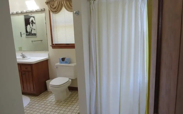 18 Squanto Drive - Three Bedroom House