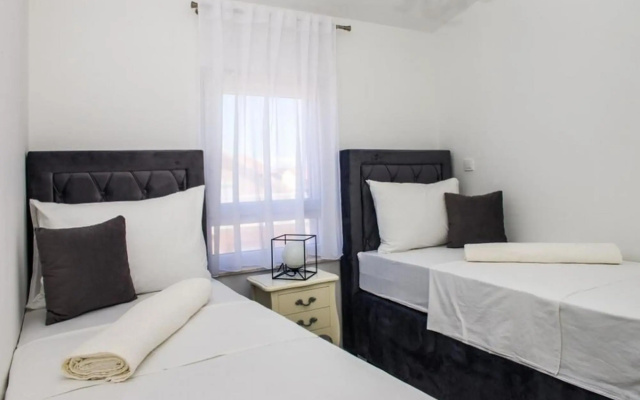 Apartments Zdeslav in Rogoznica