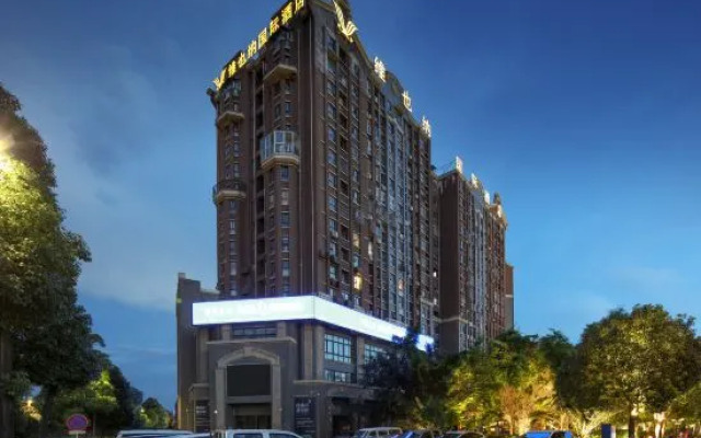 Vienna International Hotel Qionghai Wetland Haihe Hotel